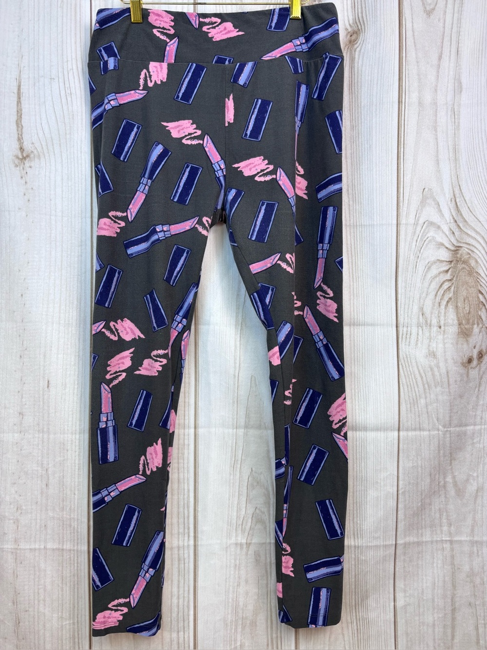 LuLaRoe Leggings Lipstick Print Casual Comfort Pants Gray Pink Size Tall & Curvy